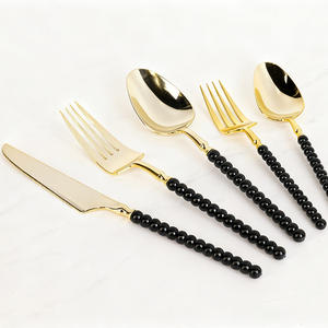 Set di <span class=keywords><strong>Posate</strong></span> Monouso da Campeggio con Manico Nero, Coltello Forchetta Cucchiaio in Plastica con Punta Dorata, <span class=keywords><strong>Servizio</strong></span> Logo ODM Disponibile - Product Image 2