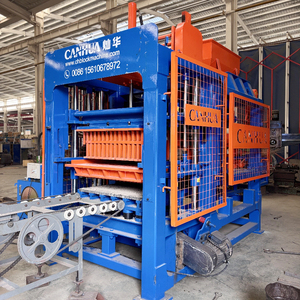 Ligne de production de machine à fabriquer des blocs de pavage creux en béton à vibration automatique QT6-15 - Product Image 1