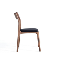 Chaise de salle à manger empilable en chêne blanc massif, style moderne du milieu du siècle, avec revêtement en cuir PU, idéale pour la maison, le bureau, les hôtels et les événements, pour les salons.
