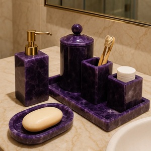 Ensemble de salle de bain luxueux en améthyste et quartz, distributeur de savon élégant, porte-brosse à dents, gobelet et plateau, décoration de salle de bain de style spa - Product Image 1