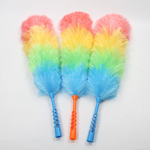 Plumeau en plastique PP multicolore flexible antistatique pour le nettoyage domestique, élimination de la poussière, plumeau à cinq liens avec manche - Product Image 1