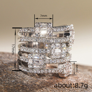 Bague demi-pavée multicouche pour femme, bijou de doigt élégant et tendance - Product Image 3