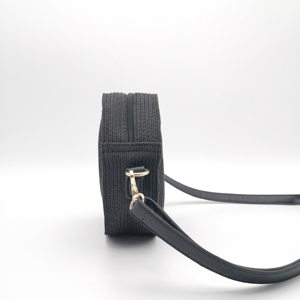 Bolsa Redonda de Praia em Papel Geométrico Leve com Alça Transversal e Fecho de Zíper - Product Image 4
