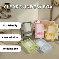 Boîte cadeau auto-érectible recyclable en carton verni avec fenêtre transparente pour chaussettes et leggings de bébé, idéale pour serviettes, sous-vêtements et manchons.