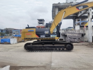 Excavadora Usada Caterpillar 329DL de 29.2 Toneladas, Bajo Número de Horas, Cucharón de Orugas, Potencia de 152KW, Modelo 2017, Componentes Principales Incluidos - Product Image 3