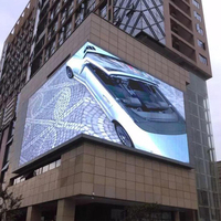 Layar Iklan P5 Facade Media Mata Telanjang Tampilan 3D Bentuk Melengkung Bentuk L Peraga LED Luar Ruangan Pantalla