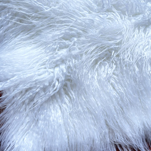 Pelliccia Sintetica di Lama a Pelo Lungo e Riccio, Venduta a Metro, Prodotta in Cina - Product Image 2