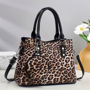 2026 Lady's Purse Fashion Leopard Totes Casual PU Leather Handbags for Gift - Product Image 1
