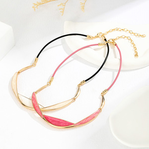 Collier géométrique en alliage de zinc en forme de croissant, rose et blanc, en forme de U, bijoux de fête - Product Image 2