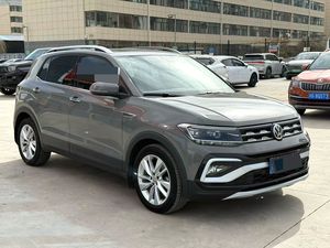 Auto Usate 2017 2018 2019 <span class=keywords><strong>Volkswagen</strong></span> VW <span class=keywords><strong>T</strong></span>-<span class=keywords><strong>Cross</strong></span> Tharu 280TSI 1.4L Turbo Comfort Automatico SUV Compatto Economico - Product Image 2