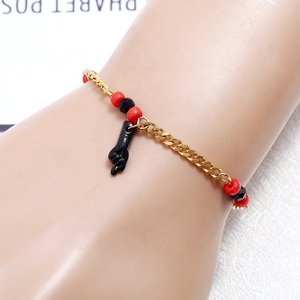 Pulsera de Cadena Azabache con Colgante de Mano en Gesto Figa Chapado en Oro de 18K, Amuleto de Buena Suerte y Protección para Bebé - Product Image 4