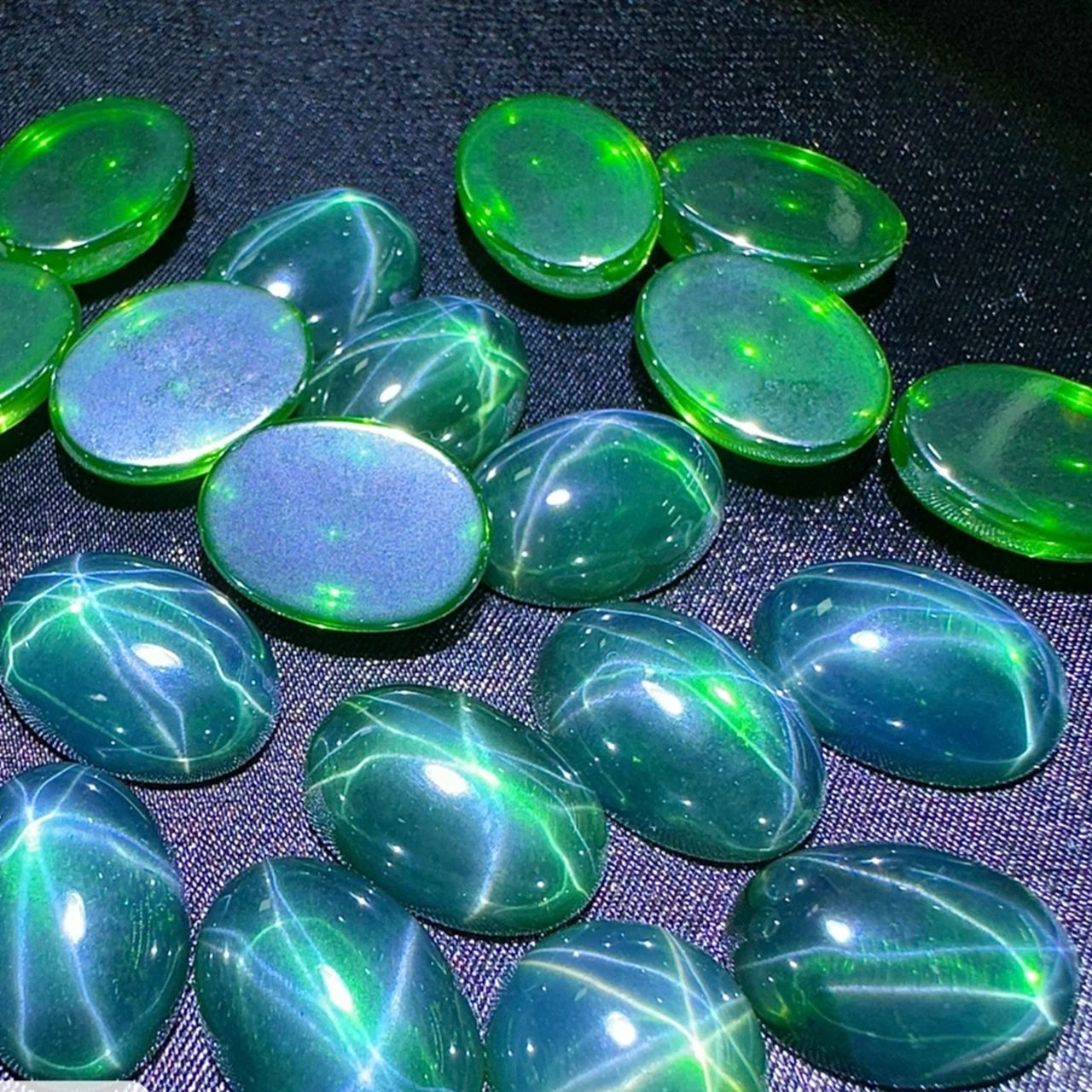 สีเขียว