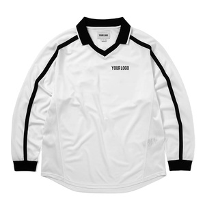 Camiseta Deportiva Unisex Healy Roja de Manga Larga con Cuello en V, Secado Rápido, Nailon, para Adultos, Diseño Deportivo con Logotipo Estampado en la Parte Delantera - Product Image 4