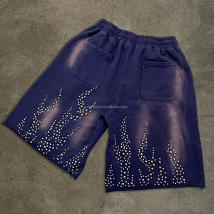 Shorts de sport personnalisés à bords bruts en molleton français avec strass, shorts en coton amples, streetwear, shorts de designer délavés à l'acide, pantalons pour hommes - Product Image 2