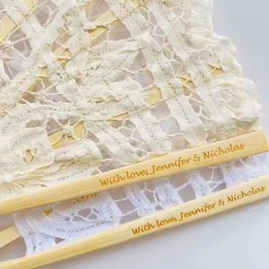 พัดไม้ไผ่พับได้ขนาด 27 ซม. พร้อมลูกไม้สีขาว สำหรับของขวัญส่งเสริมการขายและของขวัญทางธุรกิจ ขายส่ง - Product Image 3