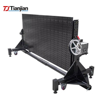 Table de soudage 3D avec rotation motorisée intégrée et pinces dédiées pour la production en série de composants spécifiques