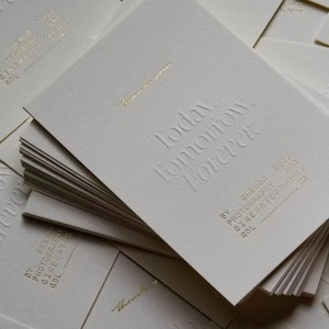Cartes d'invitation de mariage personnalisées avec logo découpé, dorure à chaud, papier d'art, impression typographique, design <span class=keywords><strong>totem</strong></span> coloré pour événements de mariage de luxe - Product Image 2