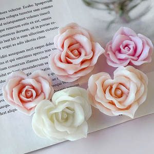 Moule en silicone 3D en forme de cœur de rose pour bougies et savons - Design floral romantique en dentelle pour cadeaux de la Saint-Valentin, faveurs de mariage et résine - Product Image 6