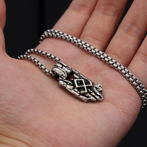 Yunnique – collier avec pendentif rune viking en acier inoxydable, design géométrique, bijoux pour hommes, chaîne de 60cm, accessoire de mode de Style rétro - Product Image 4