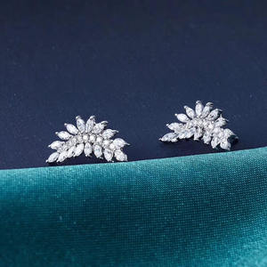 Orecchini in Oro Bianco con Diamanti Taglio Marquise Colore G Diamanti Naturali Gioielli Romantici da Matrimonio Orecchini a Lobo per Donna - Product Image 4