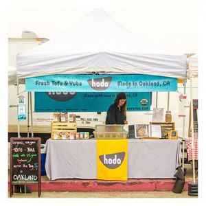 Bannière de tente personnalisable avec logo client et nom d'entreprise – Bannière de stand pour salons alimentaires, événements professionnels, marchés aux producteurs - Product Image 1