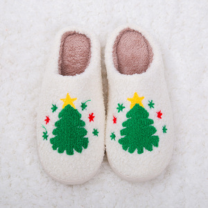Ciabatte di natale personalizzato <span class=keywords><strong>donna</strong></span> produttore di fabbrica casa Fuzzy soffice inverno peluche da <span class=keywords><strong>donna</strong></span> pantofole ricamate da <span class=keywords><strong>donna</strong></span> - Product Image 2