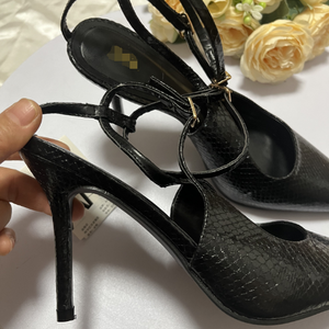 F0112 ZA Escarpins à Talons Fins Hauts et Bride Cheville pour Femme, Noirs, à Bout Pointu Fermé, Idéaux pour le Bureau et les Tenues Habillées, Vente en Gros - Product Image 2