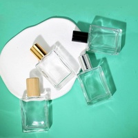 Rouleau de parfum d'huile essentielle de déodorant Attar de couleur claire unique vide personnalisé de 10ml 15ml sur bouteille en verre avec boule roulante pour femmes