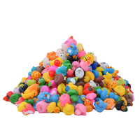 Canards en caoutchouc PVC jaunes licorne promotionnels, petits, assortis en vrac, jouets de bain flottants, jouets de bain en plastique couineurs (vache, cowboy, police)