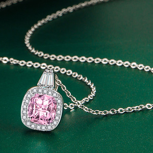 Exquisito collar de moda de plata 925 con diamante cuadrado completo y circón moissanita, regalo romántico que combina con todo para mujer - Product Image 3