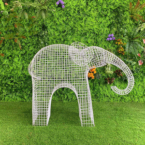 Scultura Figurativa a Grandezza Naturale in Filo Metallico: <span class=keywords><strong>Elefante</strong></span>, Cavallo, Cervo, <span class=keywords><strong>Farfalla</strong></span>, Soffione - Scultura da Giardino in Filo Metallico in Vendita - Product Image 4