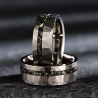 Usine de bijoux pour hommes Design de mode personnalisé Bague de fiançailles en titane marteau Bague de mariage météorite pour hommes Bijoux d'alliance en titane