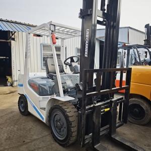 Original Japan Used TCM FD35 3.5 Ton Diesel <b>Forklift</b> with Hydraulic Side Shifter and Two Stage Mast - Product Image 3