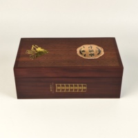 Boîte de rangement personnalisée en MDF pour vin, whisky et spiritueux, avec fermeture à clapet, finition peinture mate, motif laser, boîte en bois carrée rétro