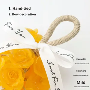 Savon Artisanal Écologique Transparent à la Rose et à l'Huile d'Olive, en Forme de Rose, avec Cordon, Petit Livre Rouge Souvenir, Blanchissant et Éclaircissant - Product Image 5