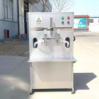 Machine de remplissage verticale automatique à double tête 1L 5L pour huile d'olive, miel, eau, bière, lait, thé en bouteilles plastiques et en verre