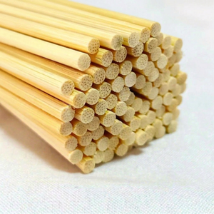 Baguettes jetables en bambou de style traditionnel, emballage personnalisé, logo personnalisé, taille personnalisée pour les nouilles, les voyages, les restaurants, l'usage domestique - Product Image 1