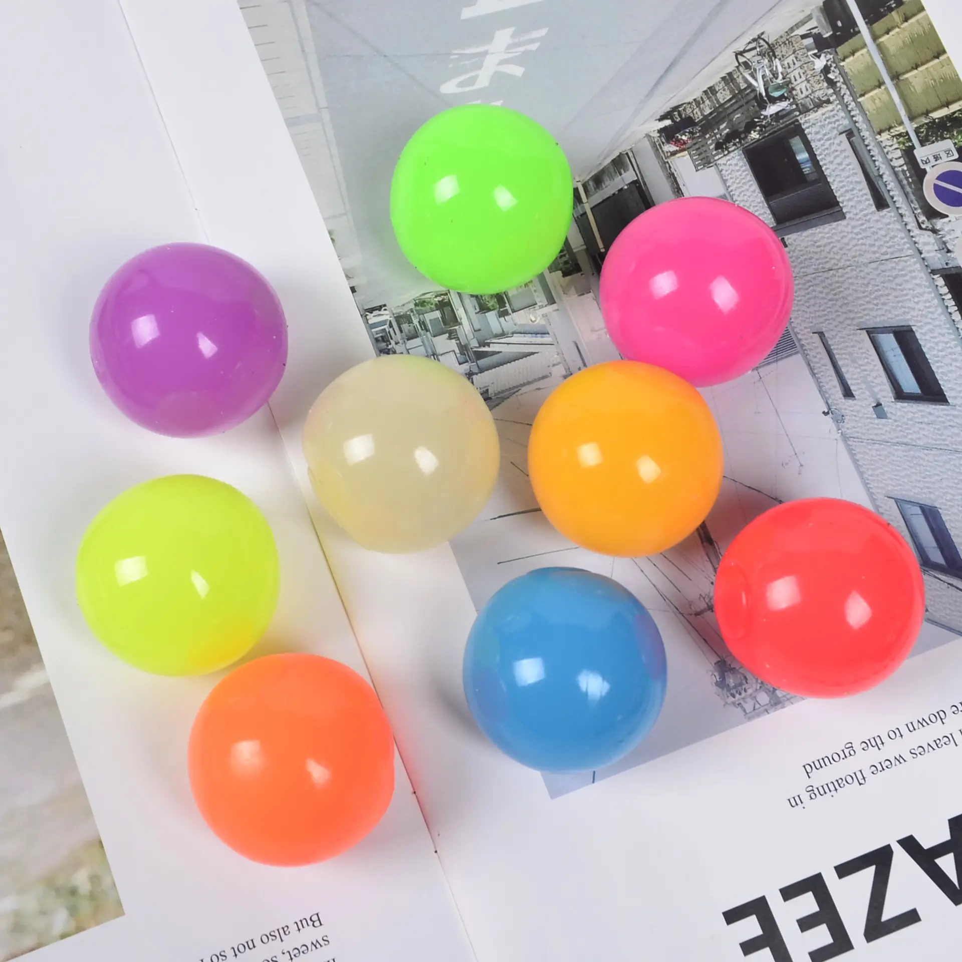 4.5CM TPR luminescent चिपचिपा गेंद चमक चिपचिपा गेंदों तनाव से राहत गेंदों विरोधी तनाव स्क्विशी खिलौने बच्चों के लिए