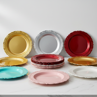 Assiettes en plastique jetables élégantes en dentelle pour les mariages en plein air, les fêtes de jardin et les événements festifs