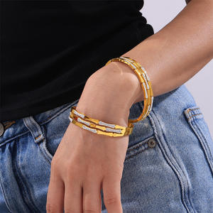 Moda Acero inoxidable diseñador joyería <span class=keywords><strong>tres</strong></span> capas bambú Cubic Zirconia chapado en oro brazaletes pulsera para mujeres regalos - Product Image 4