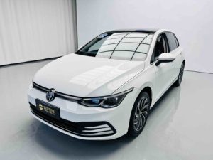VW <span class=keywords><strong>Golf</strong></span> 2024 280TSI DSG Pro Usado Casi Nuevo con Apariencia de Edición Limitada, Pantalla Táctil Grande, Asientos de Cuero, Hatchback Moderno - Product Image 2