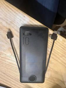 <span class=keywords><strong>Batterie</strong></span> <span class=keywords><strong>externe</strong></span> portable ultra-mince 10000 mAh à charge rapide avec câbles USB et Type-C intégrés - Product Image 2