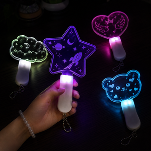 Vente en gros d'usine, lampe décorative LED à sept couleurs en acrylique personnalisée, bâton lumineux clignotant <span class=keywords><strong>BTS</strong></span>, bâton lumineux pour concert - Product Image 1