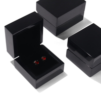 Boîte à bijoux en bois laqué noir brillant avec finition gravée, écologique, pour ranger boucles d'oreilles, bagues et colliers