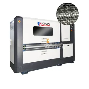 2023 nueva máquina de grabado de placa a cuadros para chapa y placa Metal aluminio máquina de grabado de acero inoxidable