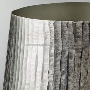 Ensemble de jardinières en aluminium, nouveau modèle, 2 pièces, en forme de demi-œuf, avec un design élégant, parfait pour la décoration intérieure et extérieure - Product Image 5