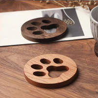 Sous-verres en bois massif au design moderne et original en forme de patte de chat, pour hôtels et restaurants (vente en gros)