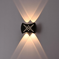 Nouvelle conception de lampes murales extérieures à LED avec code QR ciel étoilé en arabe, aluminium IP65, design moderne, utilisation hôtelière, décorations murales