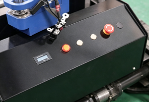 Falciatrice Cingolata Automatica OEM RC per Pendenze, 65° di Inclinazione, 680m, Telecomandata, a Benzina, Decespugliatore Cingolato 800mm Professionale per Frutteti - Product Image 6