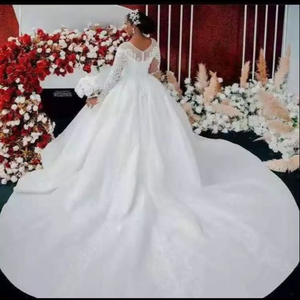 Nuevos Vestidos de Novia al por Mayor de Moda Real Bohemio con Encaje, Manga Larga, Estampado Floral, Personalizados, con Cola Capilla y Silueta Línea A - Product Image 5